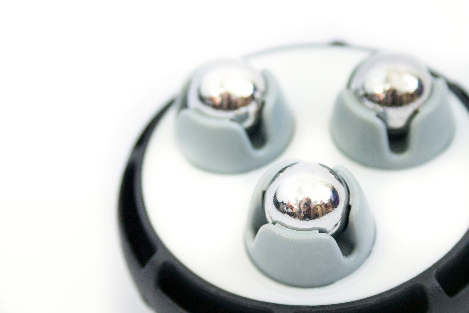 Yoga-Accessories-steel-ball-massager-alt.jpg