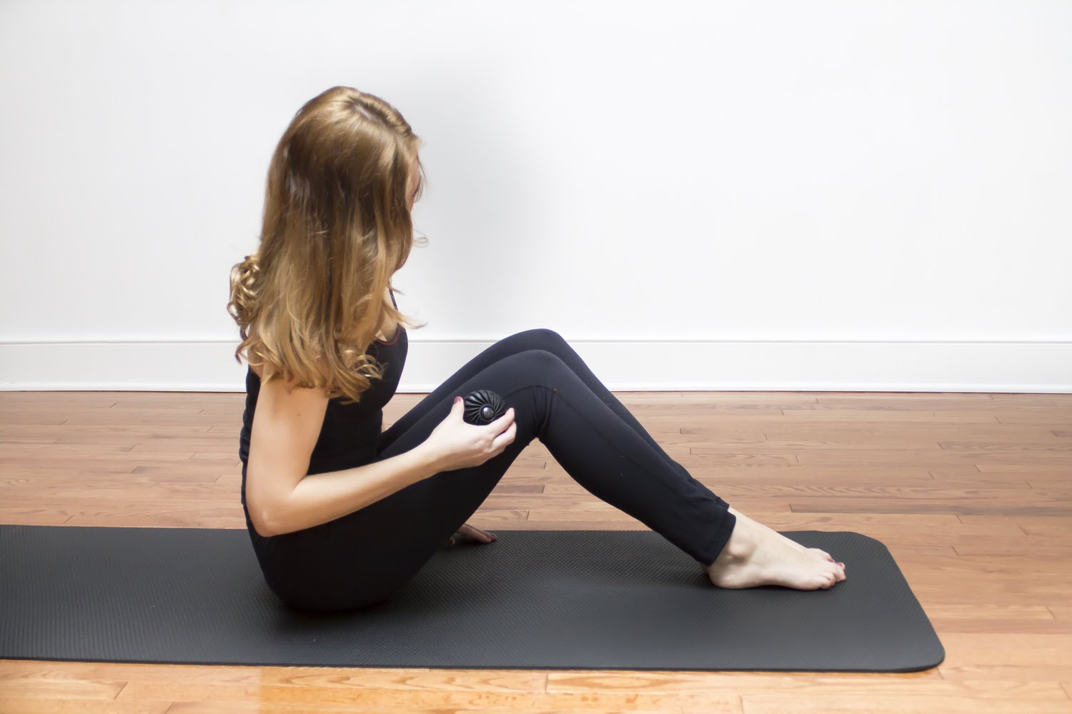 Yoga-Accessories-steel-ball-massager-lifestyle3.jpg